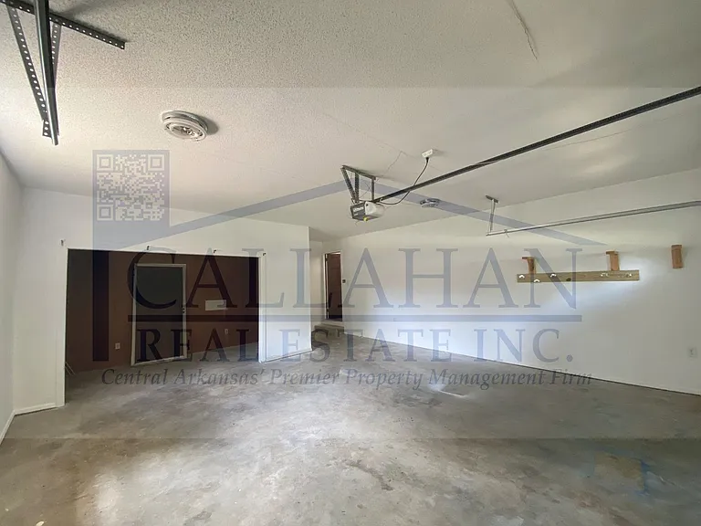 2811 Fox Glenn St — Photo 21