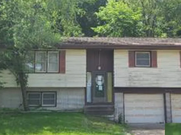 119 E 3rd Ave, Coal Valley, IL 61240