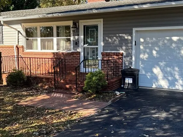 2831 21st St NE, Hickory, NC 28601