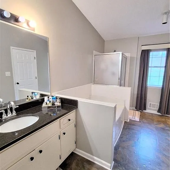 1142 Riverside Trce — Photo 14