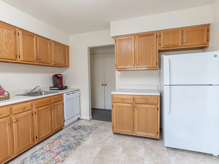 Lawyers Hill Apartments — Photo 14