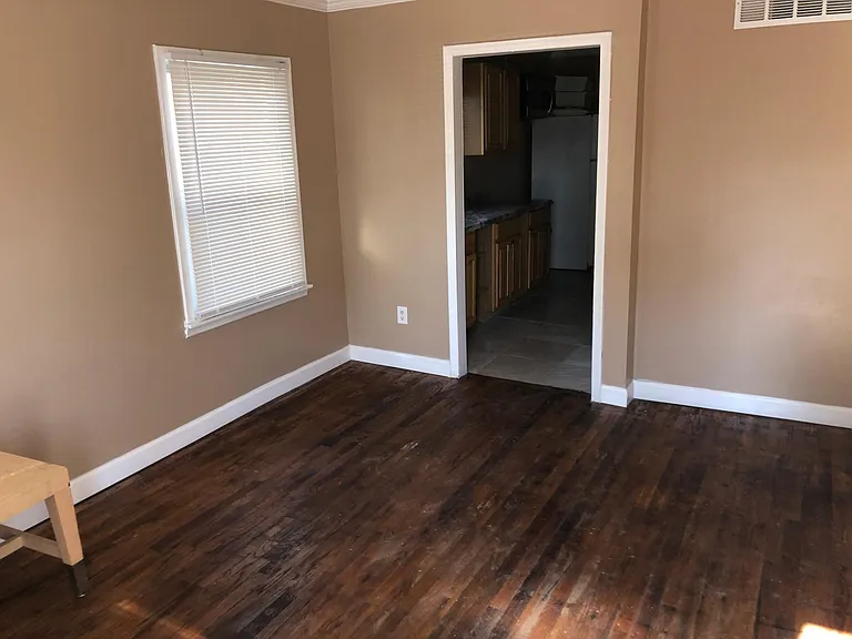 13931 Marshall Ave — Photo 1