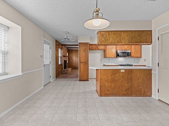 5th image of 601 Englewood Dr