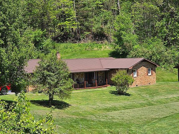 3rd image of 5461 Thackers Branch Rd