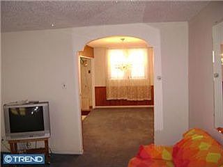 2nd image of 4435 Oakmont St
