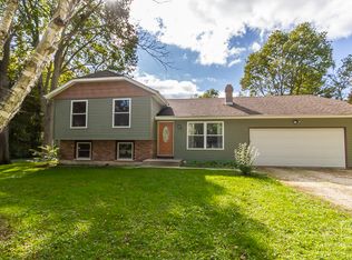 154 Riverside Dr, Yorkville, IL 60560