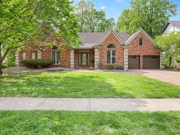 1005 Timberlake Dr, Edwardsville, IL 62025