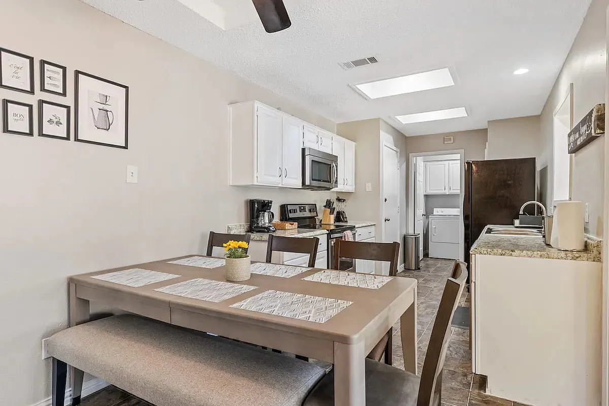 4 bed, $4,500 — Photo 3