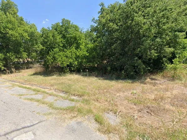 1214 Witherspoon St, Gainesville, TX 76240