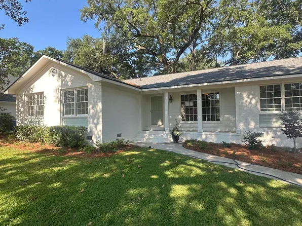 1389 Parkshore Dr, Charleston, SC 29407