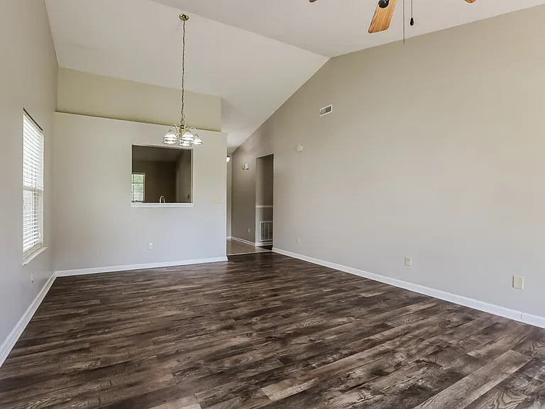 5384 Lakeside Manor Dr — Photo 3