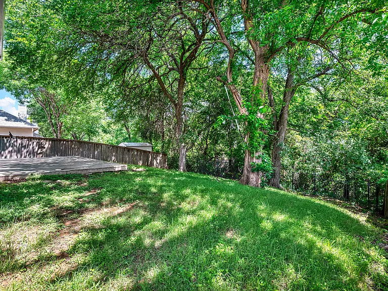 4450 Sharpsburg Dr — Photo 32