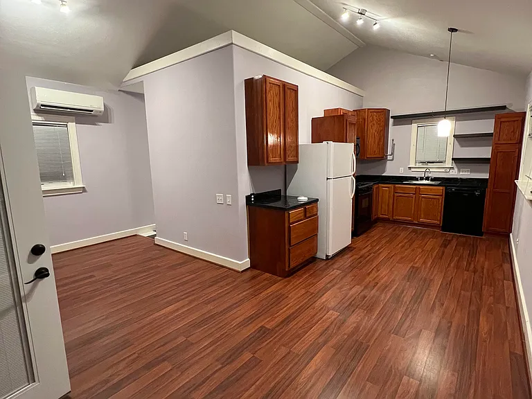 1702 W Main St #B — Photo 6