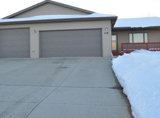 119 Montgomery Pl, Bismarck, ND 58504