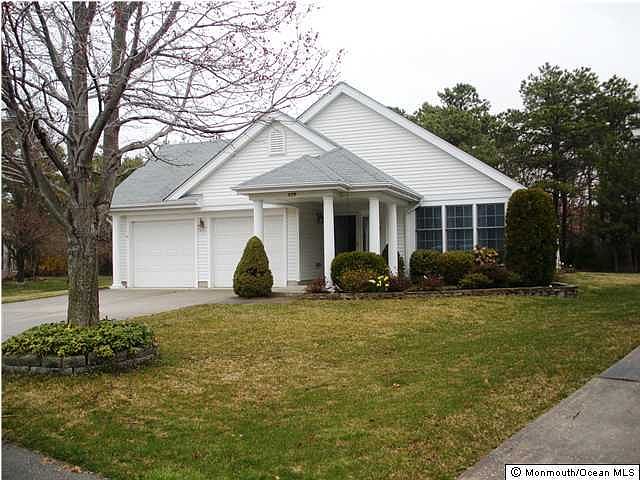 1st image of 628 Bedford Lane