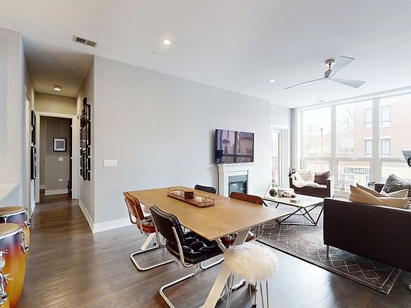 3rd image of 3530 N Lincoln Ave #204