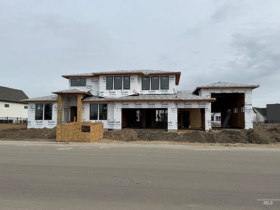 2nd image of 596 Watkins St