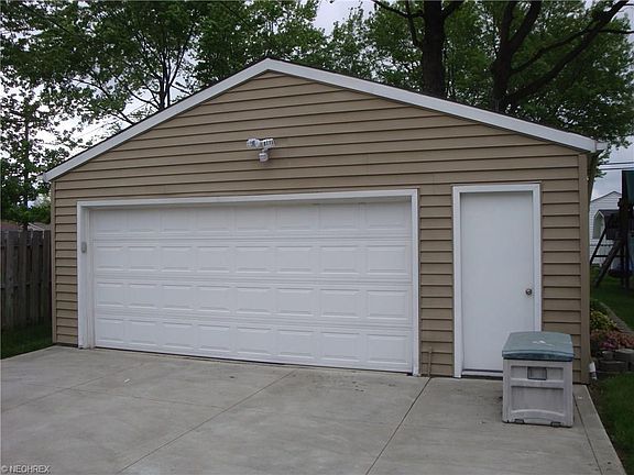 2nd image of 1657 Byron Dr