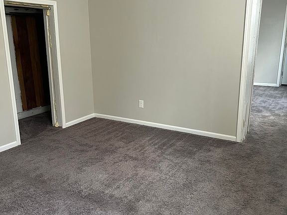 3rd image of 900 Mary St #900