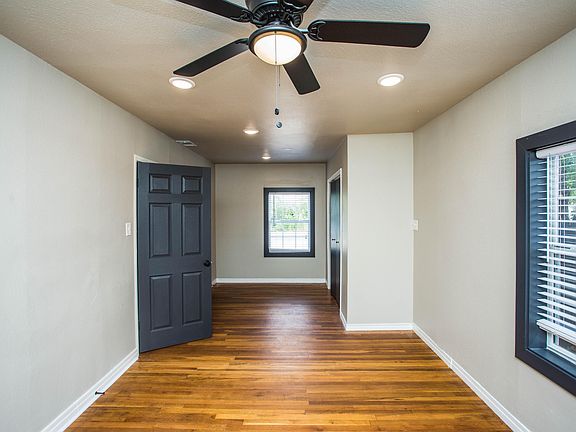 2nd image of 2409 30th St