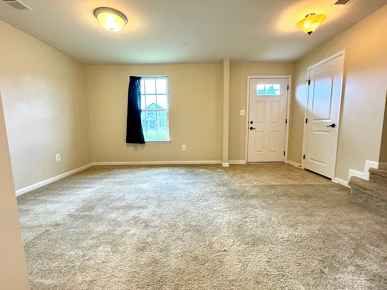 163 Moul Ave - Level 1 Bonus Room
