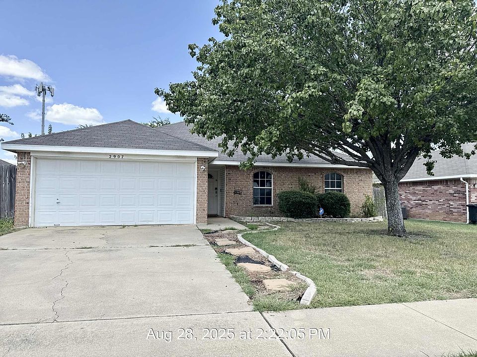 1st image of 2907 Wesley Dr