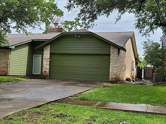 2nd image of 3027 Wagon Trail Dr