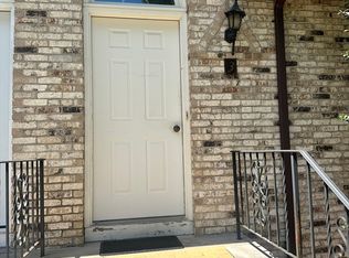 157 Chestnut St APT 3, Foxboro, MA 02035