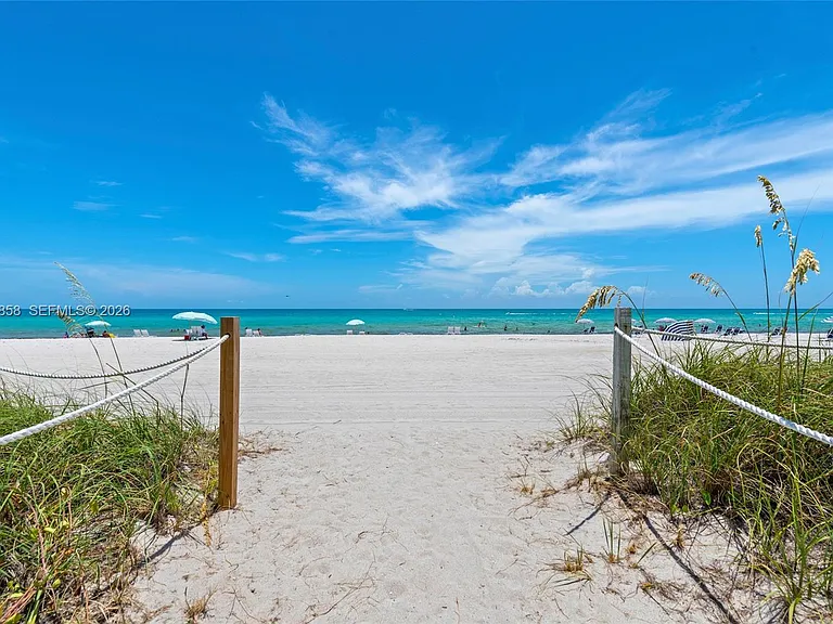 5255 Collins Ave #9E — Photo 41