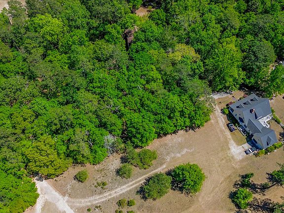 3rd image of 18 Dogwood Ln