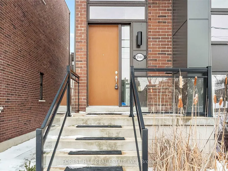 9144 Bathurst St — Photo 2