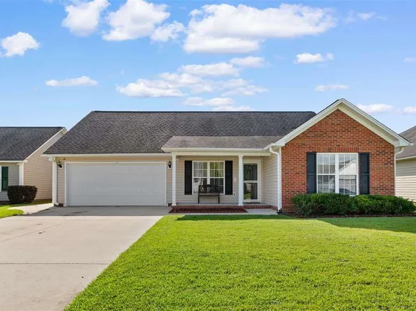 3043 Red Berry Cir, Effingham, SC 29541