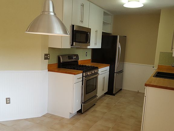 5th image of 12050 Trotwood Dr #House