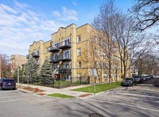 7056 N Damen Ave #1, Chicago, IL 60645