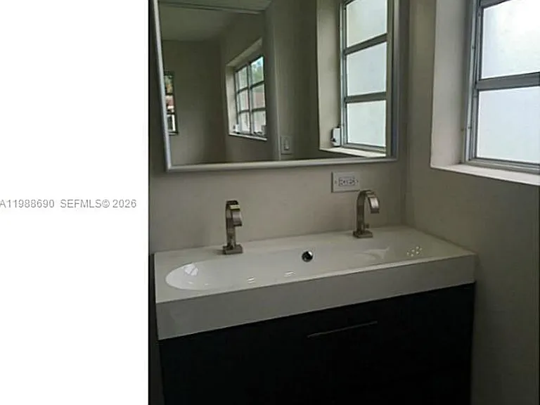 740 NE 179th Ter — Photo 24