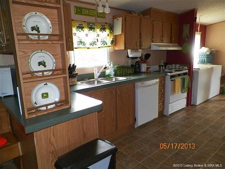 2nd image of 560 Flatwood Rd NE