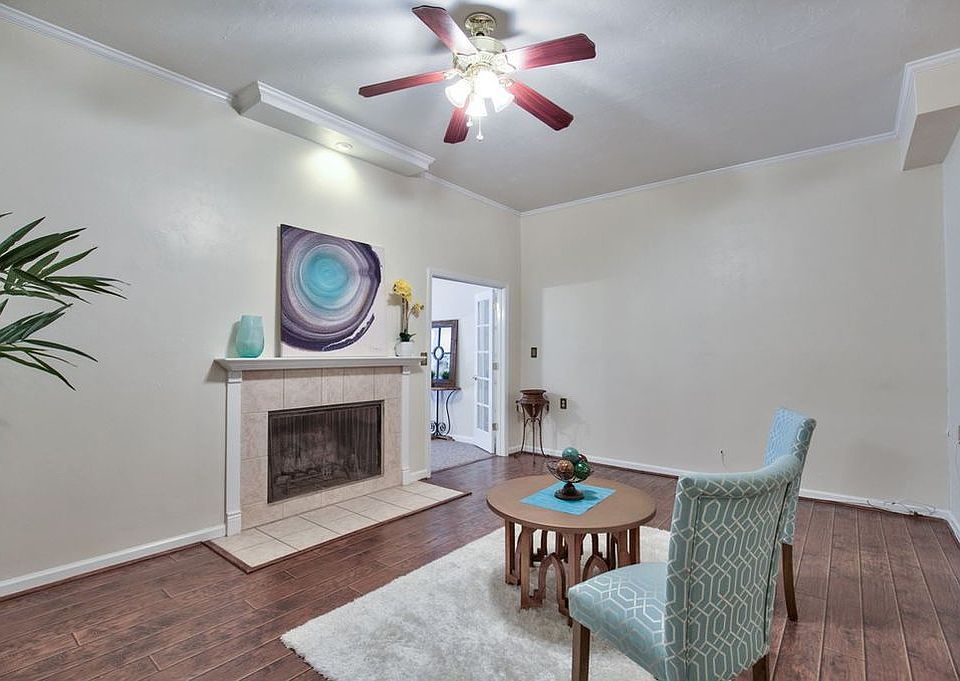1st image of 2949 Shamrock St N APT 35