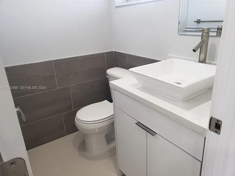 4700 Washington St #404 — Photo 17