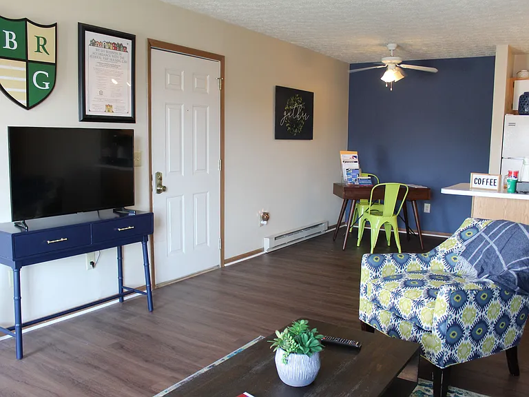 Wyndemere Apartments — Photo 22