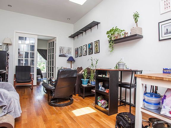 3rd image of 186 Jefferson St #3F