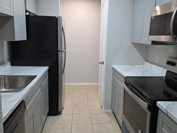 5665 Birchmont Dr #3, Houston, TX 77091