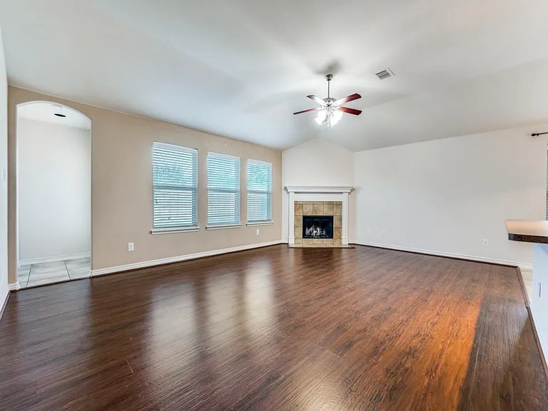 3605 Chapel Hill Ln #3605 — Photo 6