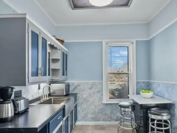 3770 E Barnard Ave, Cudahy, WI 53110