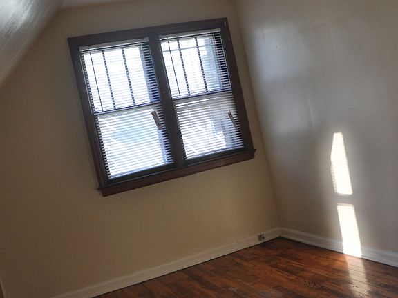 5th image of 1137 Dakin St