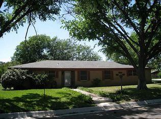 1903 Spring Valley Dr, Denton, TX 76208