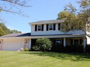 S30W30285 Valley View Rd, Waukesha, WI 53188