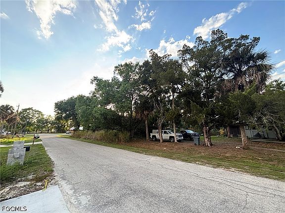 5th image of 4737 Tammie Ln