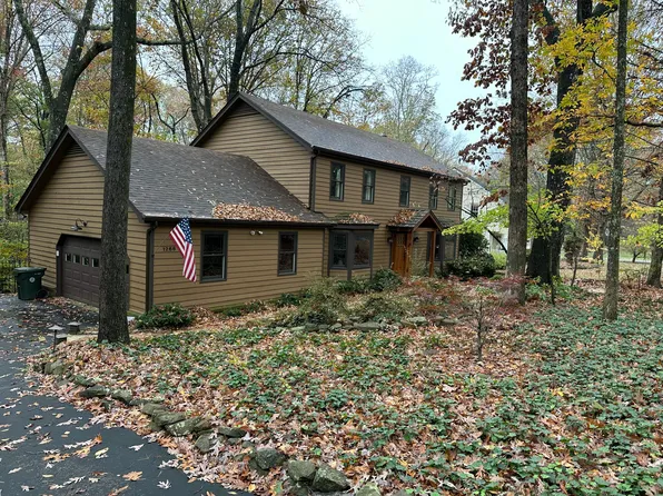 1266 Mountain Brook Cir, Signal Mountain, TN 37377