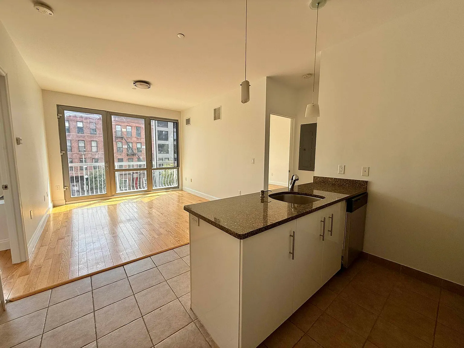 579 Warren Street — Photo 1