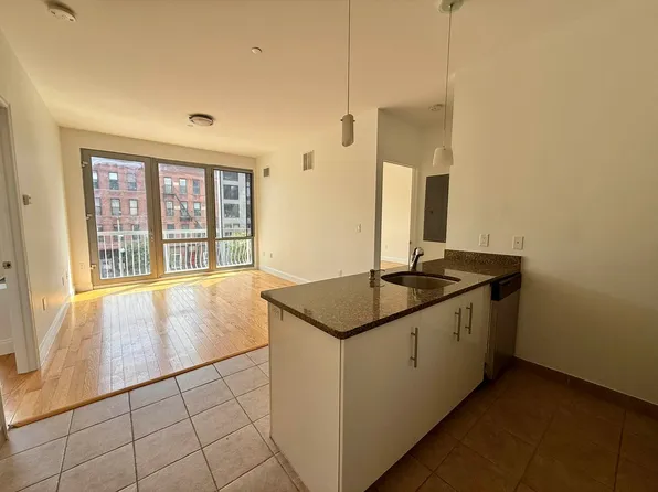 579 Warren St #7, Brooklyn, NY 11217